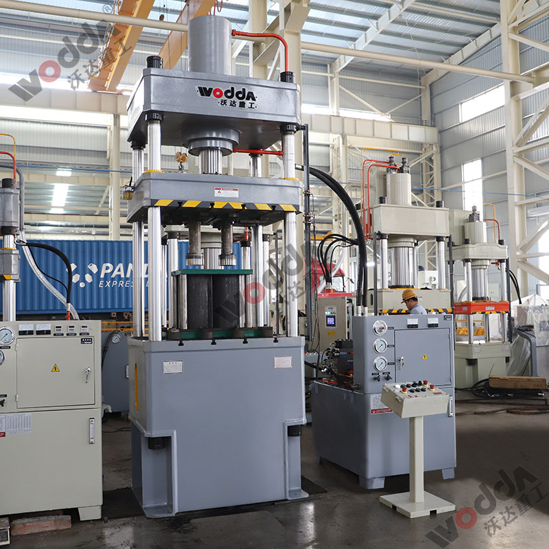 200噸粉末成型液壓機(jī) 200噸粉末成型液壓機(jī)