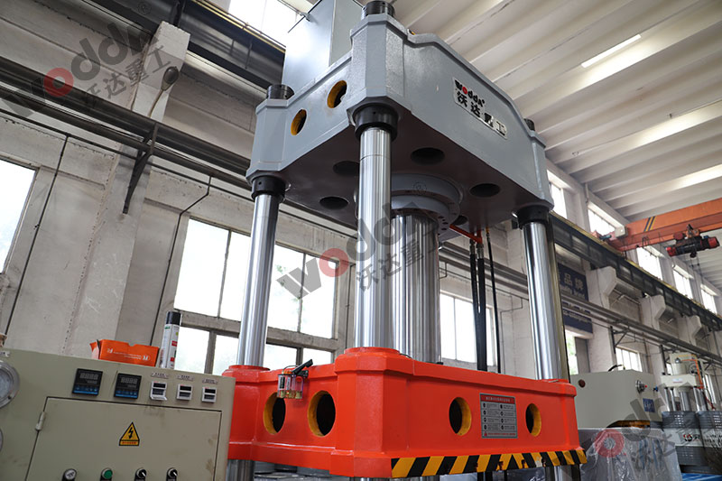 315噸國(guó)標(biāo)液壓機(jī) 315噸國(guó)標(biāo)液壓機(jī)