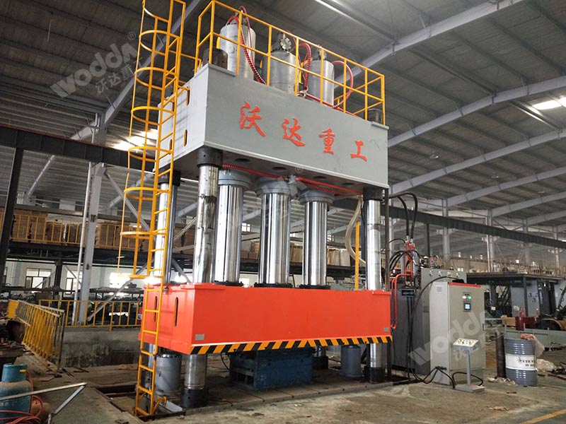 2000噸汽車導(dǎo)流罩成型液壓機(jī)哪家好? 2000噸汽車導(dǎo)流罩成型液壓機(jī)哪家好?