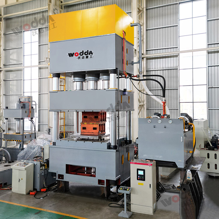 1500噸三梁四柱液壓機(jī)(圖3).jpg 1500噸三梁四柱液壓機(jī)(圖3).jpg