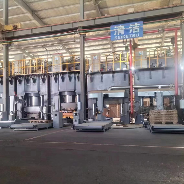 客戶(hù)采購(gòu)多臺(tái)1800噸框架油壓機(jī).jpg