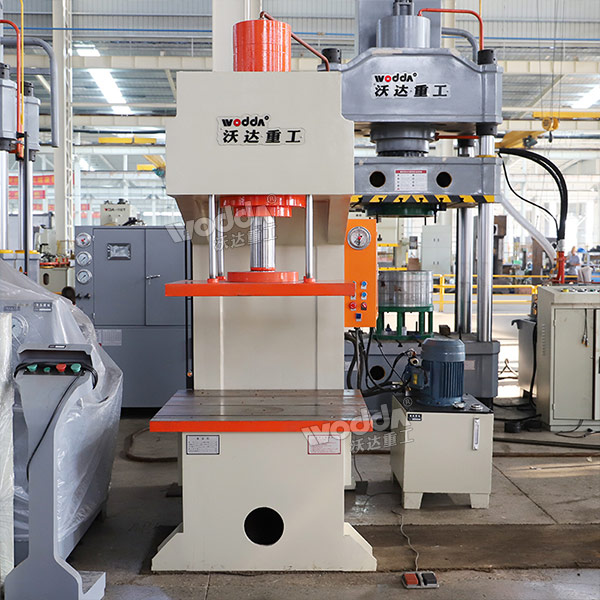 單臂液壓機(jī) 單臂液壓機(jī)